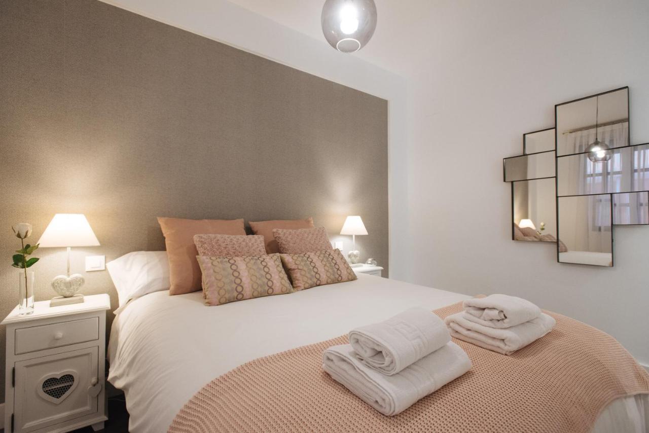 Arjona Suite Apartment เซบีญา ภายนอก รูปภาพ