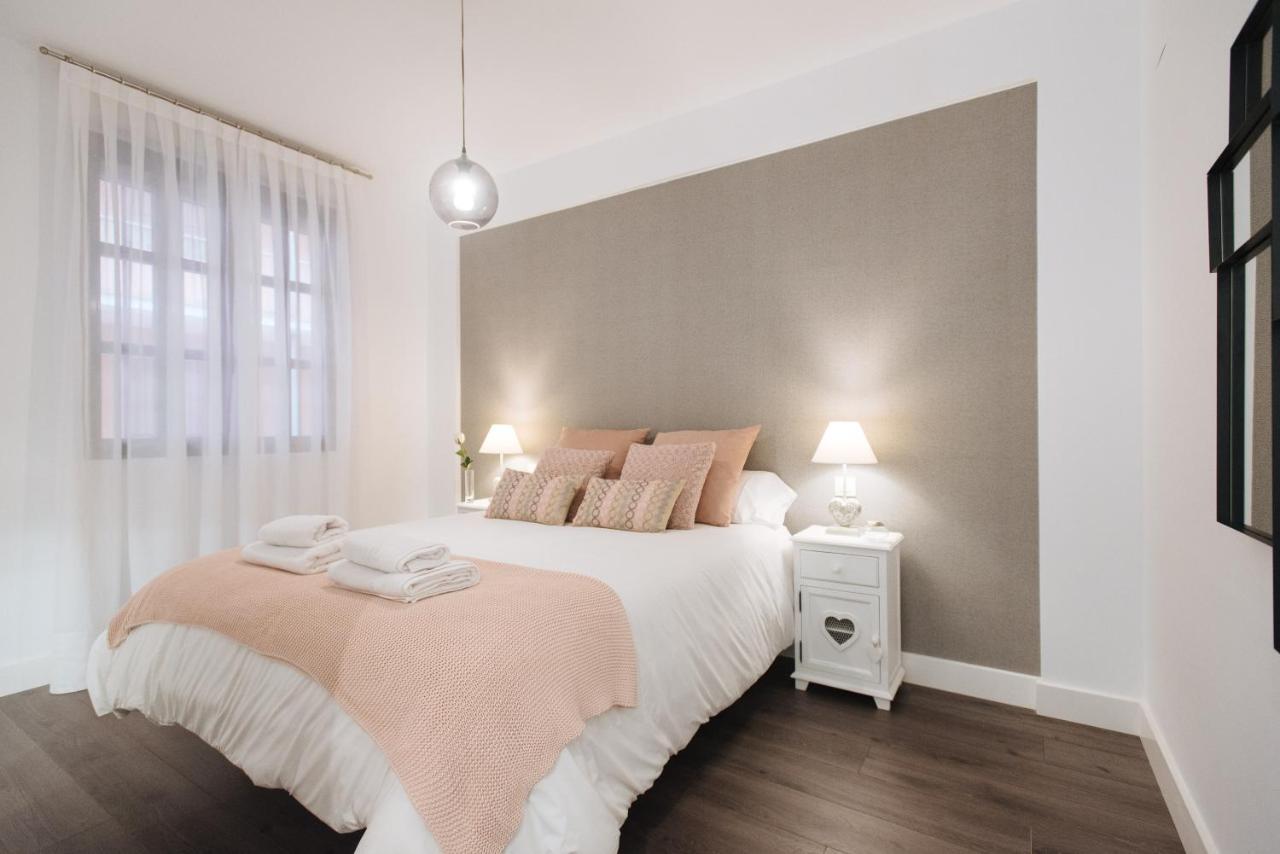 Arjona Suite Apartment เซบีญา ภายนอก รูปภาพ
